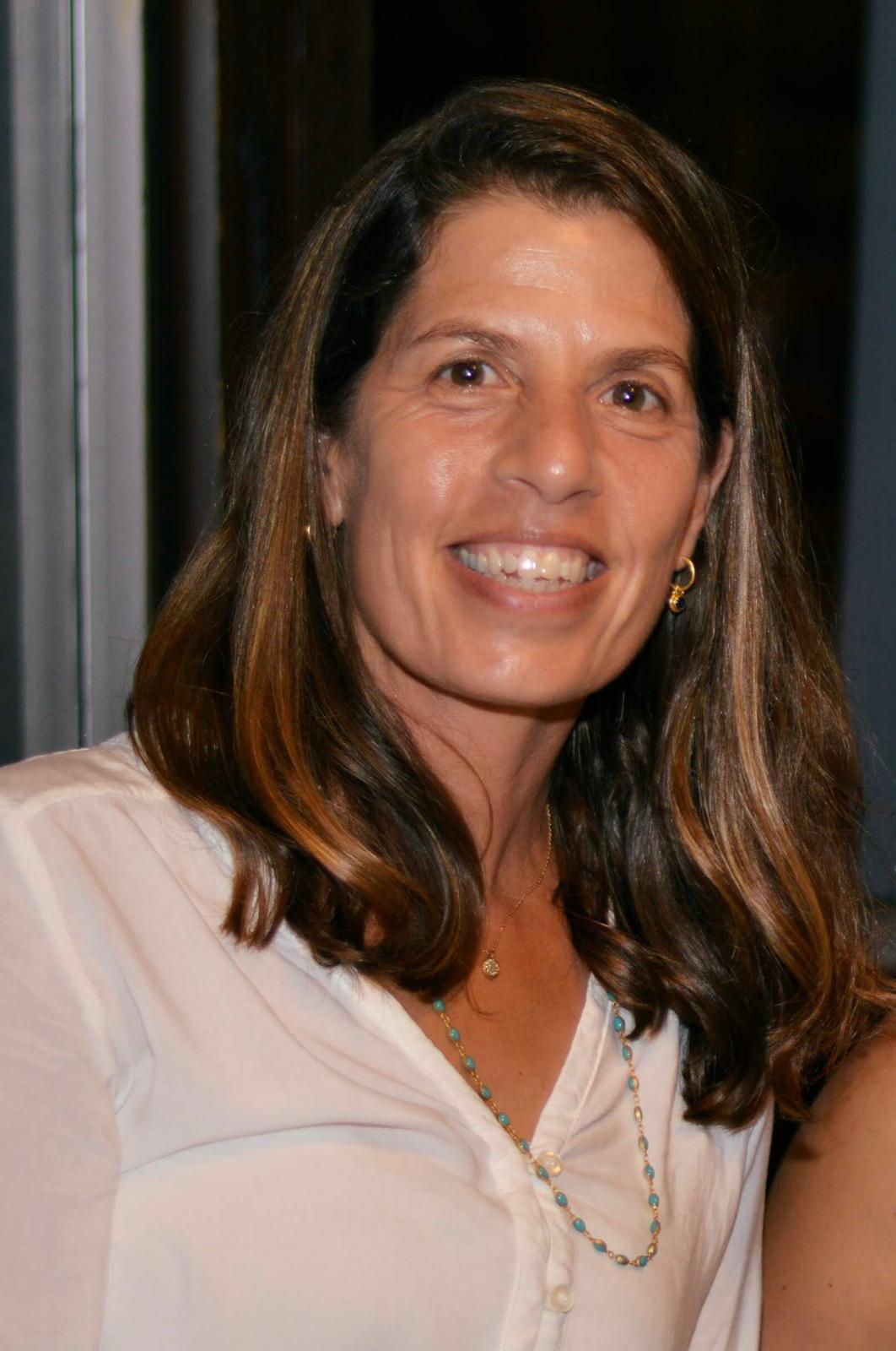הילה אברהם