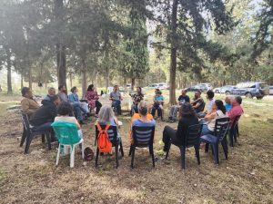 פעילות מילה טובה: תושבים נפגשים סביב נושאים וטקסטים שונים. קרדיט: טל רטנר פעילות מילה טובה: תושבים נפגשים סביב נושאים וטקסטים שונים. קרדיט: טל רטנר