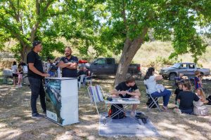 ידידי הנחל בעינות ציפורי. קרדיט: אנצ'ו גוש. ידידי הנחל בעינות ציפורי. קרדיט: אנצ'ו גוש.